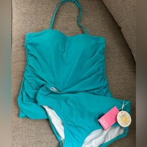 NWT Women’s medium Ruffle Butts 2 piece swimsuit